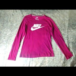 Women's NIKE fuchsia long sleeve tshirt Sz M